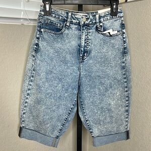 Frayed NWT Blue Jean Shorts, Bermuda Length, Size 25